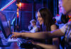 จอโค้งหรือจอแบน: จ่ายแพงเพื่อฟีเจอร์ที่ไม่จำเป็นอยู่หรือเปล่า? จอโค้งหรือจอแบน: จ่ายแพงเพื่อฟีเจอร์ที่ไม่จำเป็นอยู่หรือเปล่า?