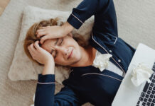 Compassion Fatigue: สภาวะเหนื่อยล้าจากการโอบอุ้มความทุกข์คนอื่น จนตัวเองพัง Compassion Fatigue: สภาวะเหนื่อยล้าจากการโอบอุ้มความทุกข์คนอื่น จนตัวเองพัง