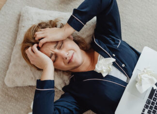 Compassion Fatigue: สภาวะเหนื่อยล้าจากการโอบอุ้มความทุกข์คนอื่น จนตัวเองพัง Compassion Fatigue: สภาวะเหนื่อยล้าจากการโอบอุ้มความทุกข์คนอื่น จนตัวเองพัง